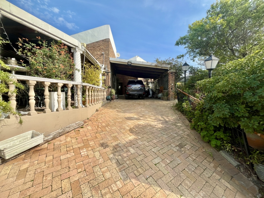 4 Bedroom Property for Sale in Mandalay Western Cape